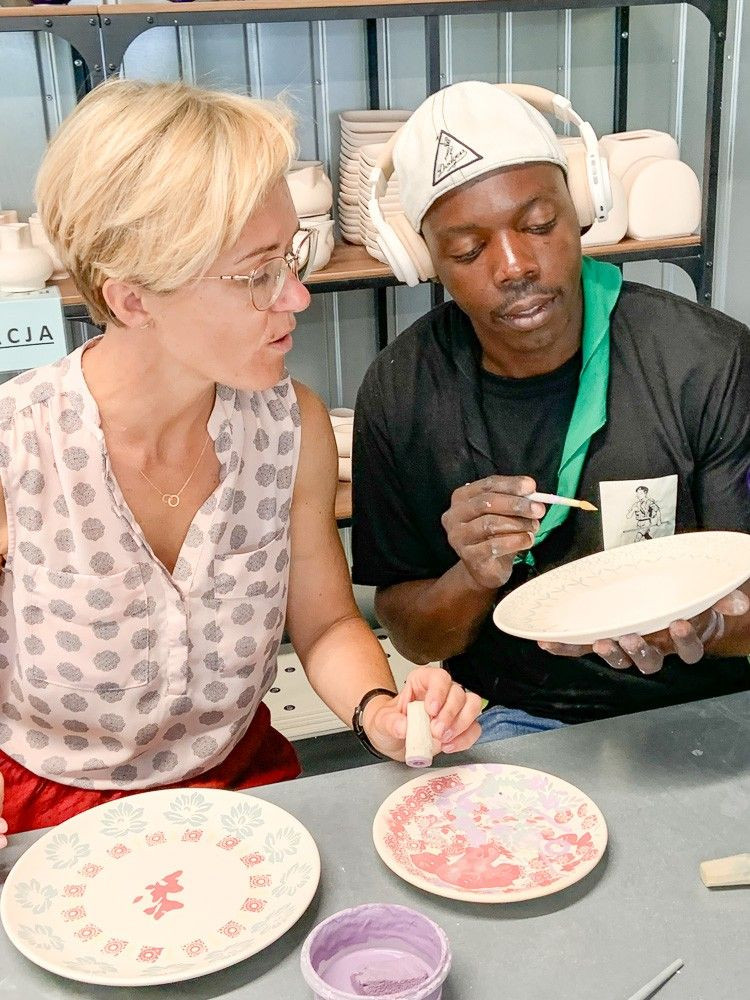 Skauci z Zimbabwe z wizytą w bolesławieckiej Manufakturze