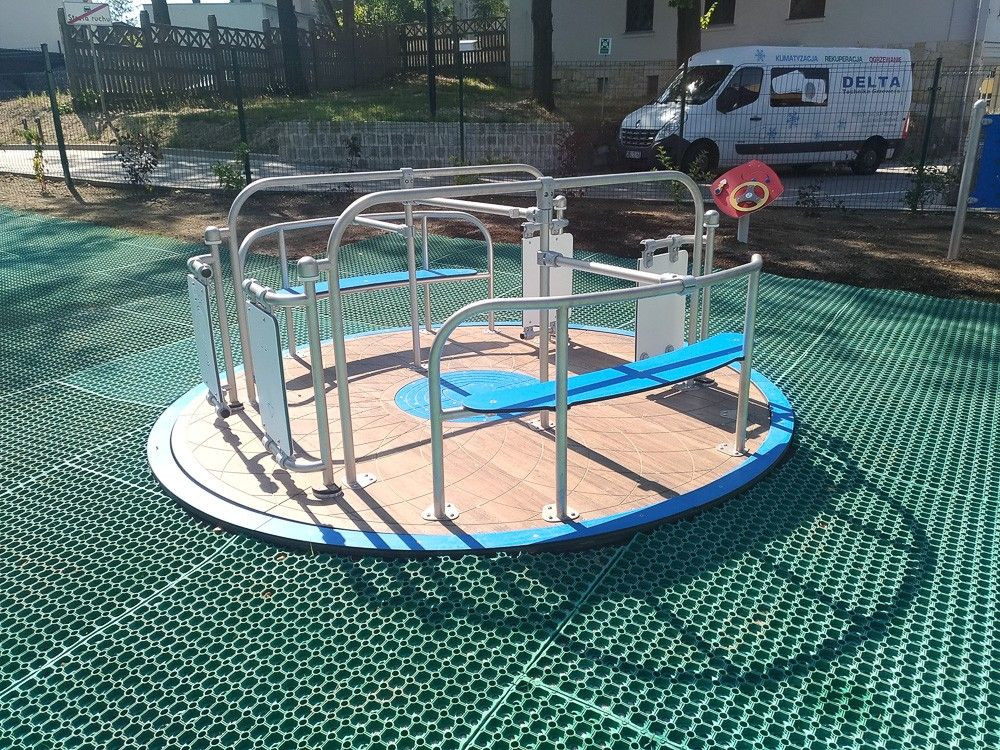 Plac zabaw przy Szpitalu św. Łukasza w Bolesławcu