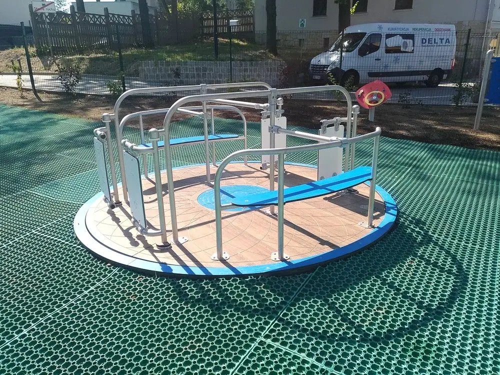 Plac zabaw przy Szpitalu św. Łukasza w Bolesławcu