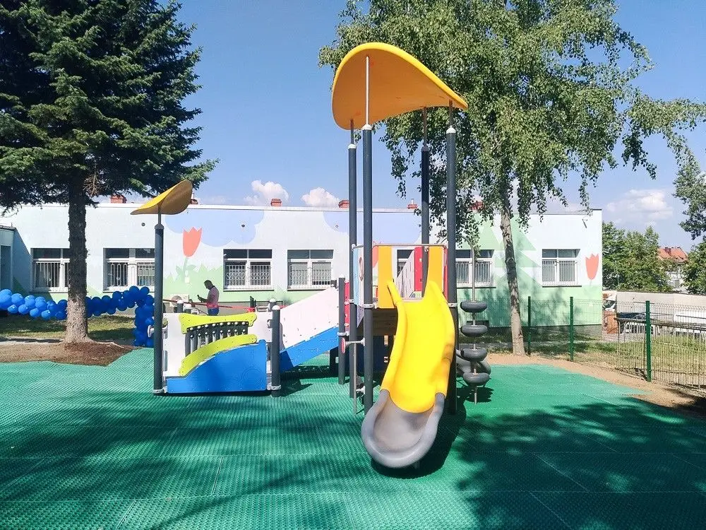 Plac zabaw przy Szpitalu św. Łukasza w Bolesławcu