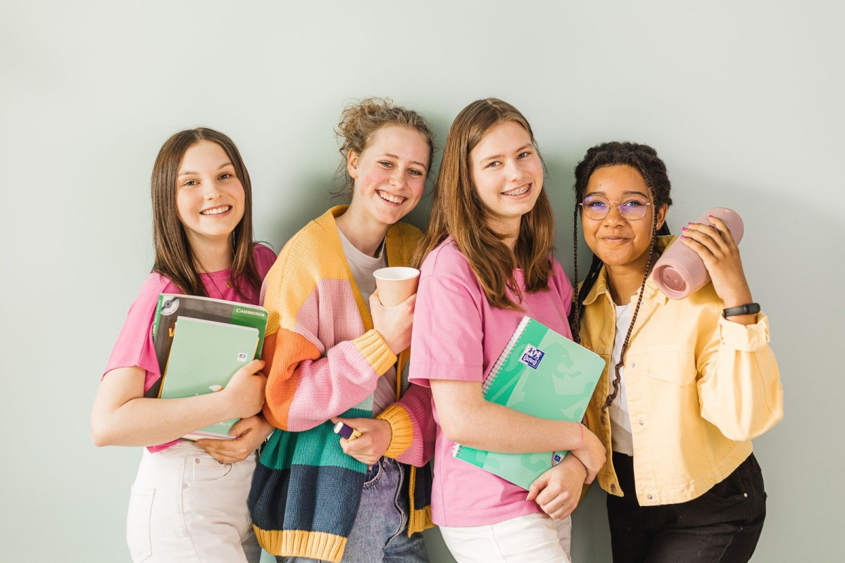 Dzieci i młodzież ze szkoły Dare to speak