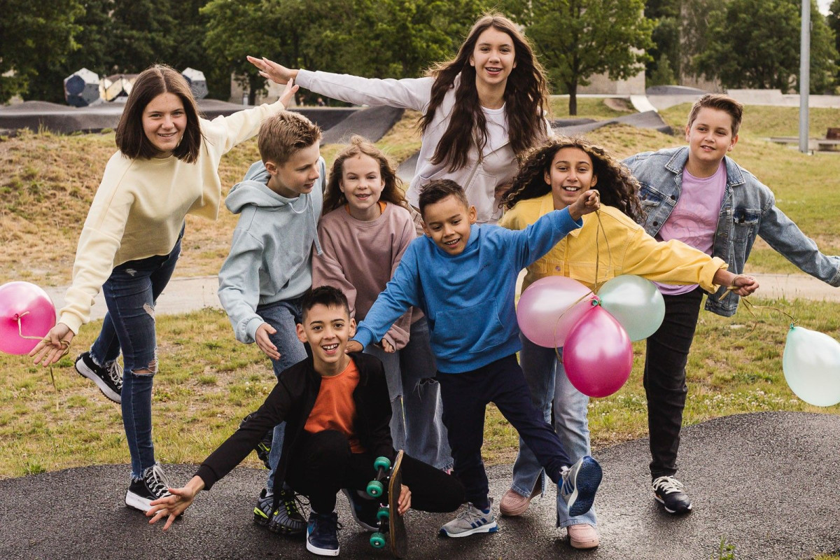 Dzieci i młodzież ze szkoły Dare to speak