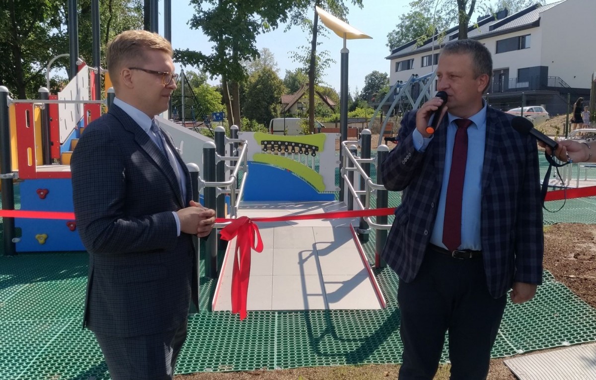 Plac zabaw przy Szpitalu św. Łukasza w Bolesławcu