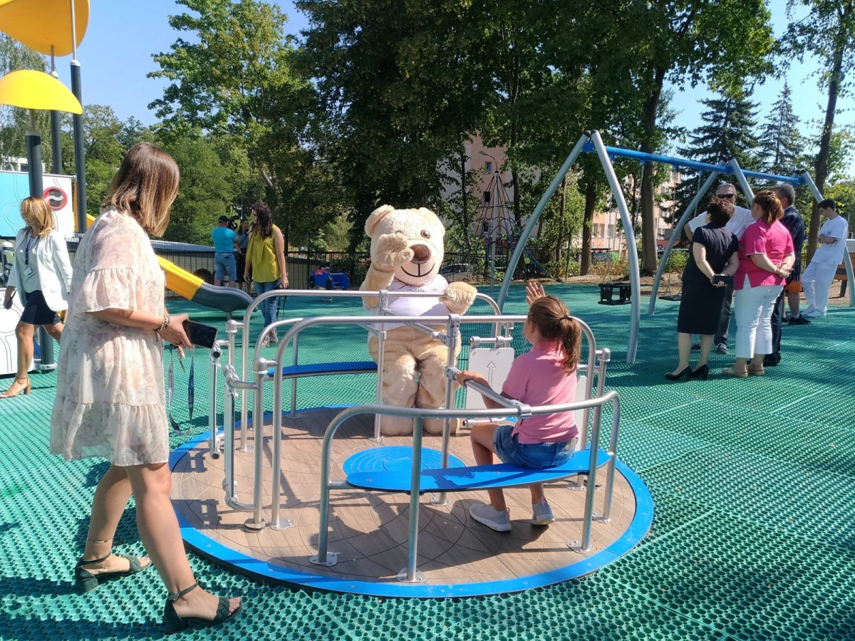 Plac zabaw przy Szpitalu św. Łukasza w Bolesławcu