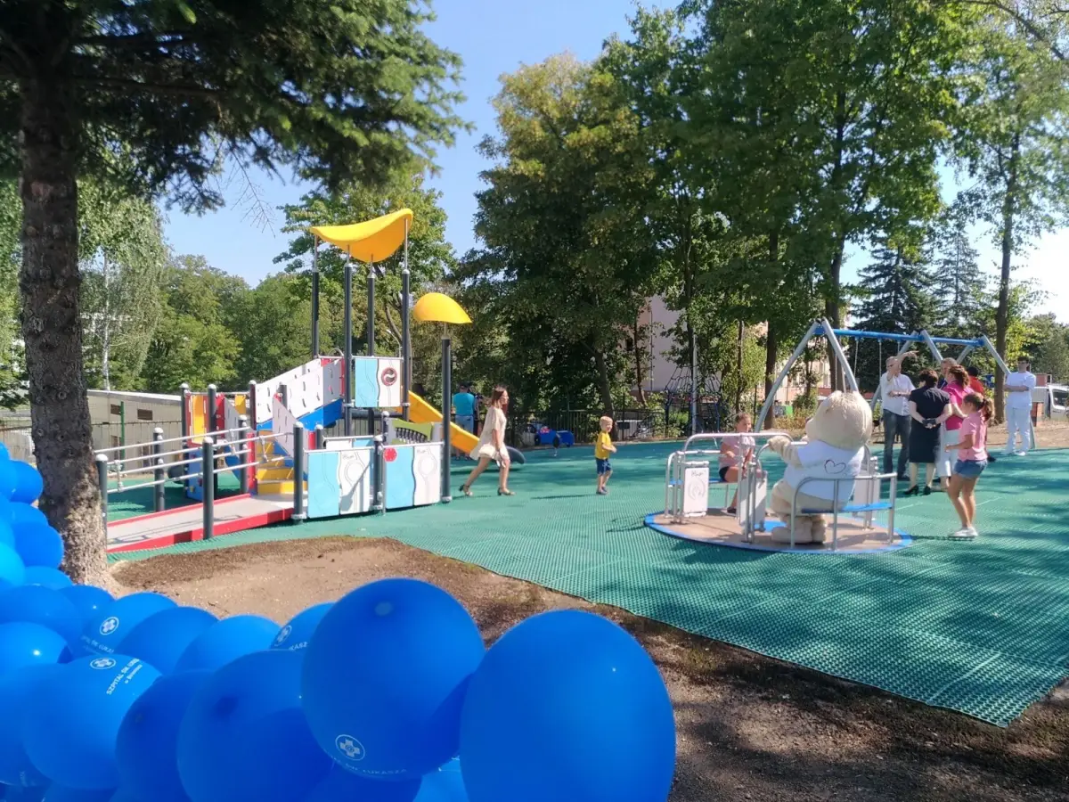 Plac zabaw przy Szpitalu św. Łukasza w Bolesławcu