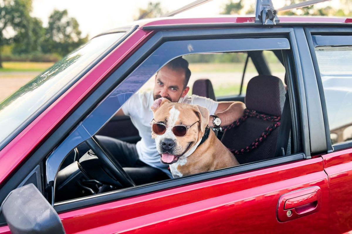 Uczestnicy rajdu Polonezem