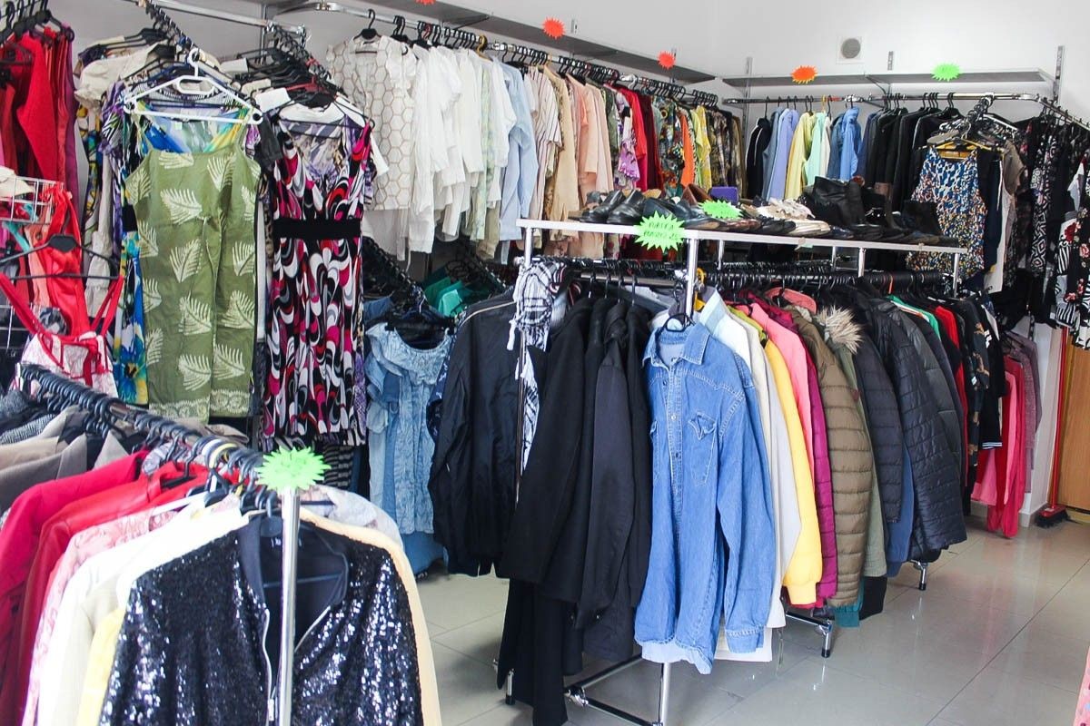 Sklep Garderoba – wyszukana odzież używana w stałych, niskich cenach