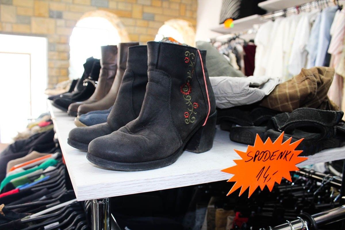 Sklep Garderoba – wyszukana odzież używana w stałych, niskich cenach