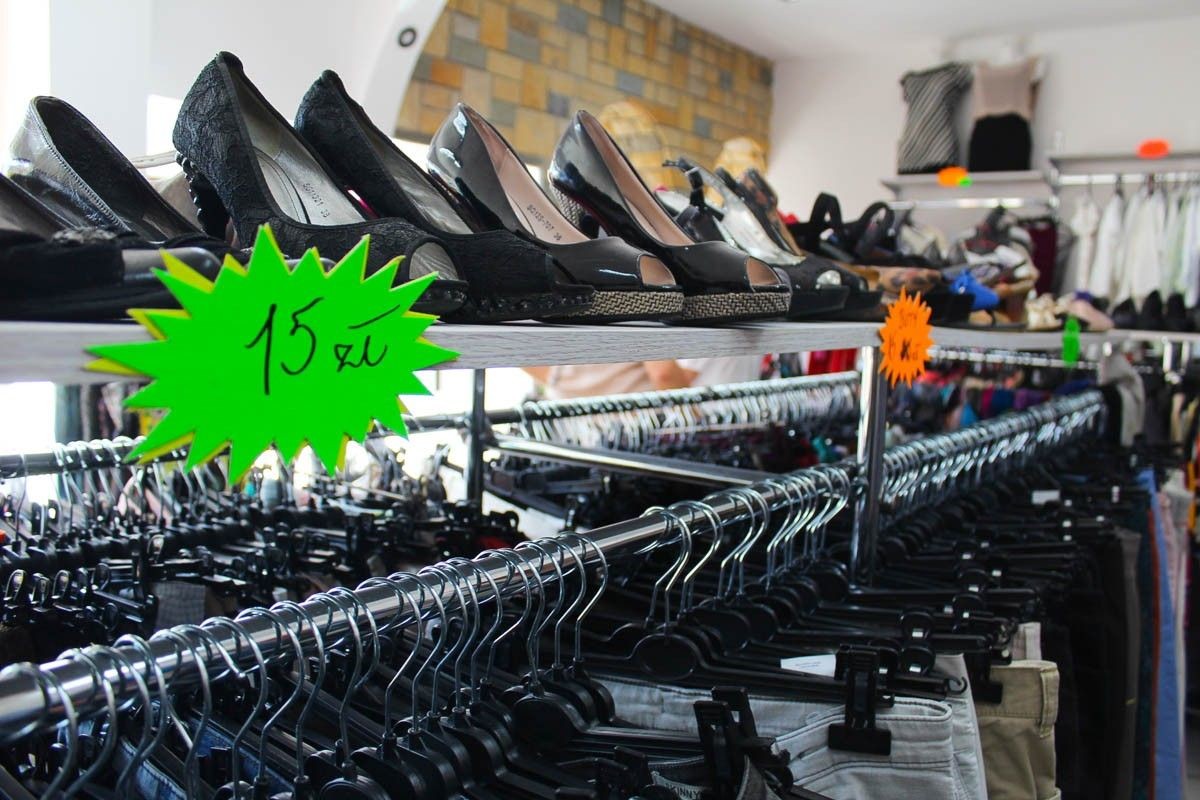 Sklep Garderoba – wyszukana odzież używana w stałych, niskich cenach