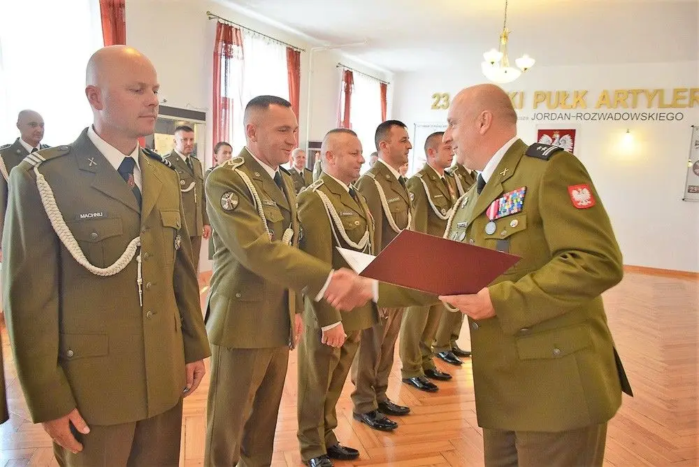 Uroczystość w 23 Śląskim Pułku Artylerii w Bolesławcu