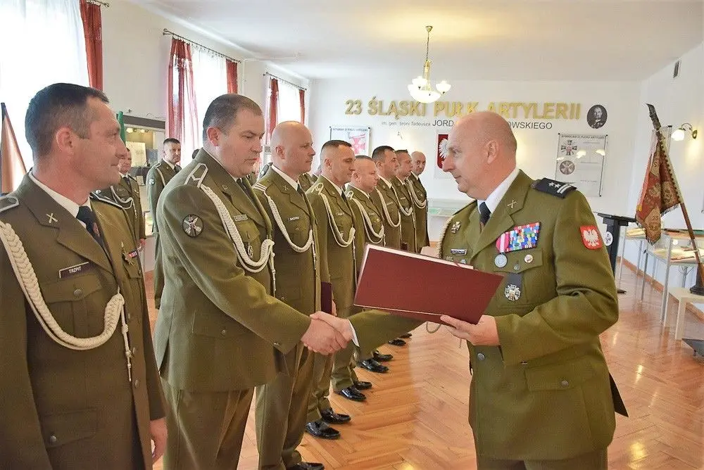 Uroczystość w 23 Śląskim Pułku Artylerii w Bolesławcu