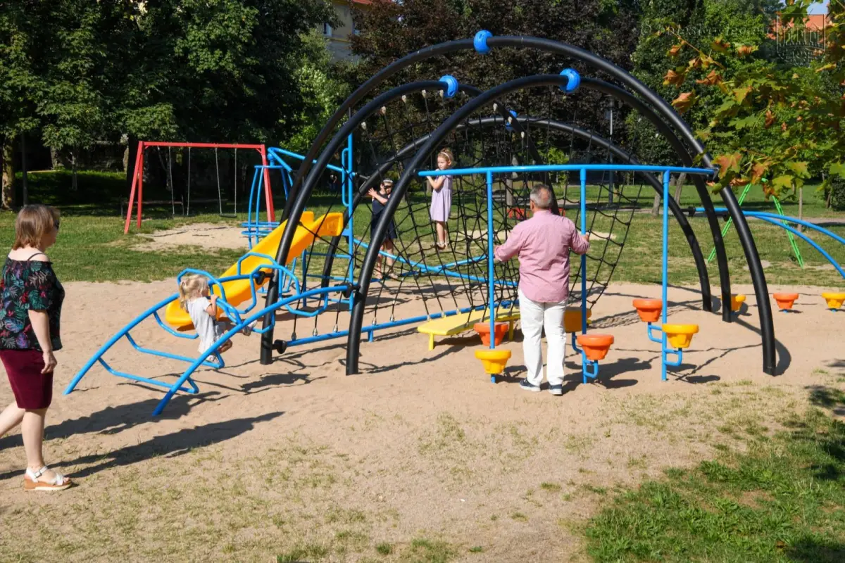 Plac zabaw przy Łukasiewicza