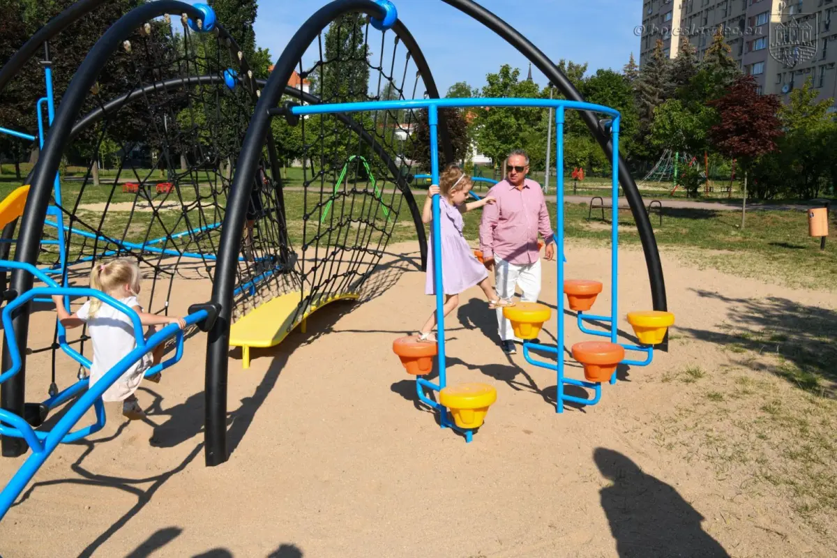 Plac zabaw przy Łukasiewicza