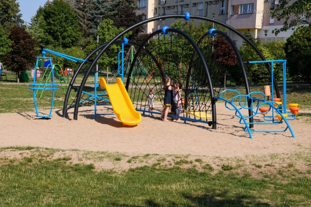 Plac zabaw przy Łukasiewicza
