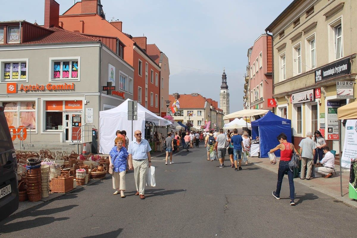 Święto ceramiki: kilka ujęć centrum Bolesławca w piątkowe południe