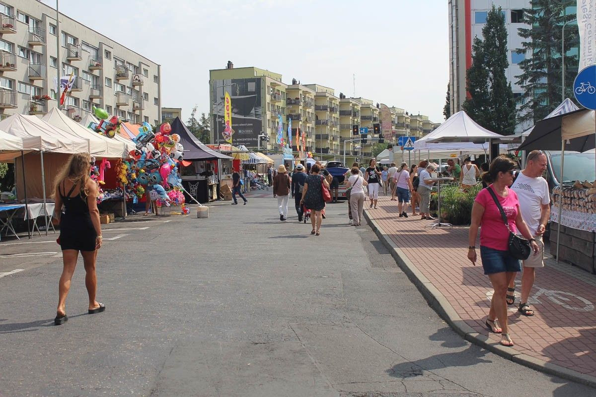Święto ceramiki: kilka ujęć centrum Bolesławca w piątkowe południe