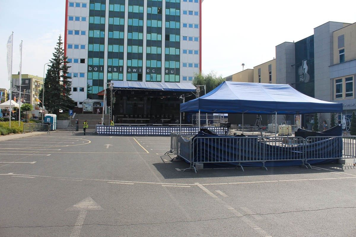 Święto ceramiki: kilka ujęć centrum Bolesławca w piątkowe południe