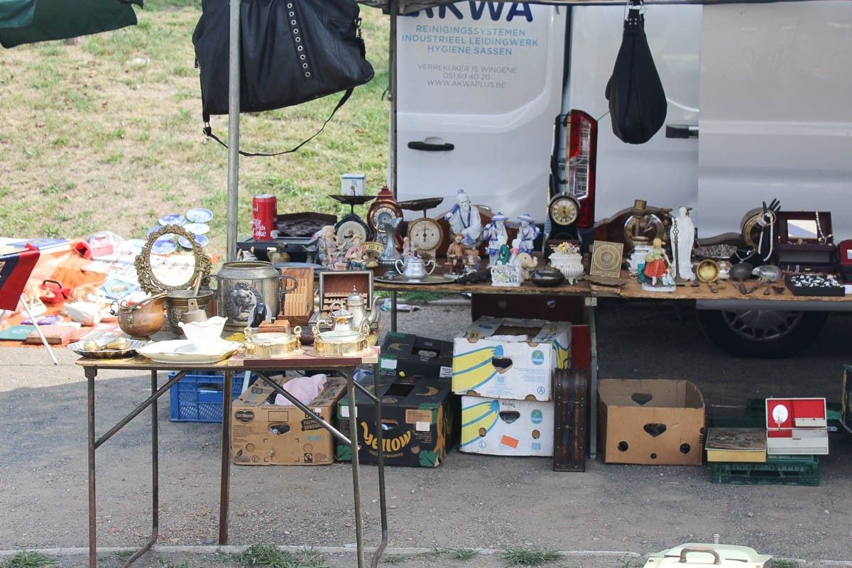 Giełda staroci w czasie święta ceramiki