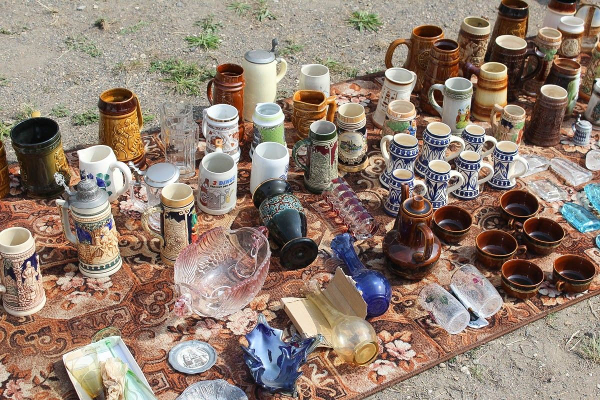 Giełda staroci w czasie święta ceramiki