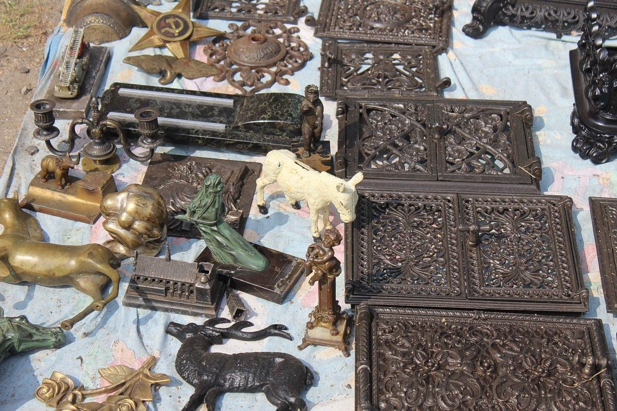 Giełda staroci w czasie święta ceramiki