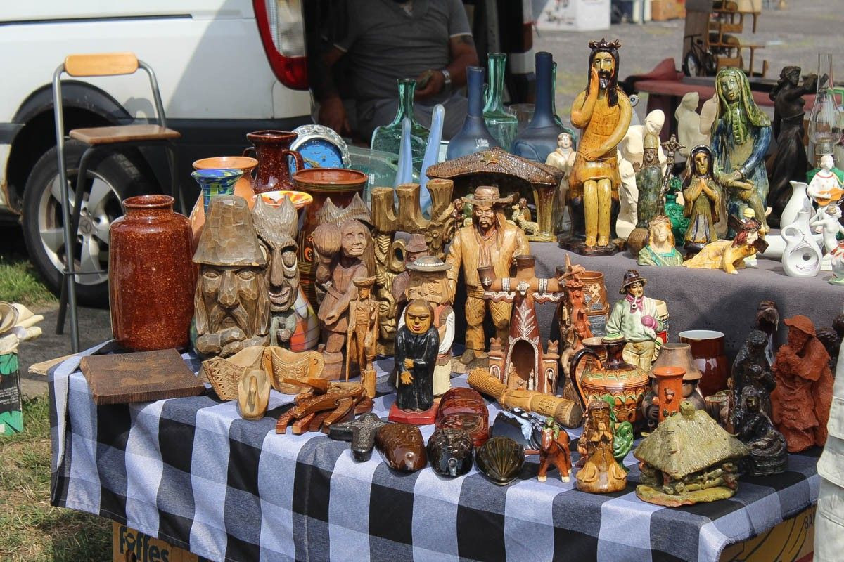 Giełda staroci w czasie święta ceramiki