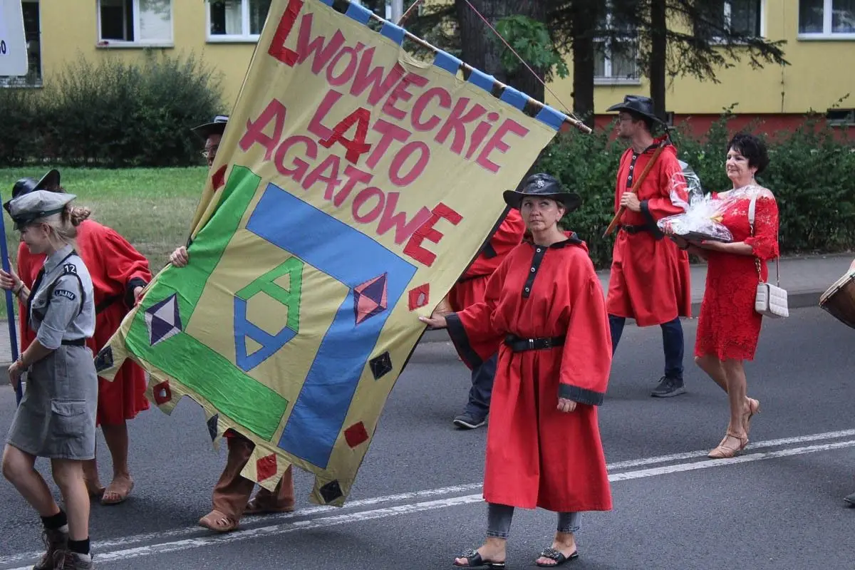Zobacz paradę ceramiczną, która przeszła ulicami Bolesławca