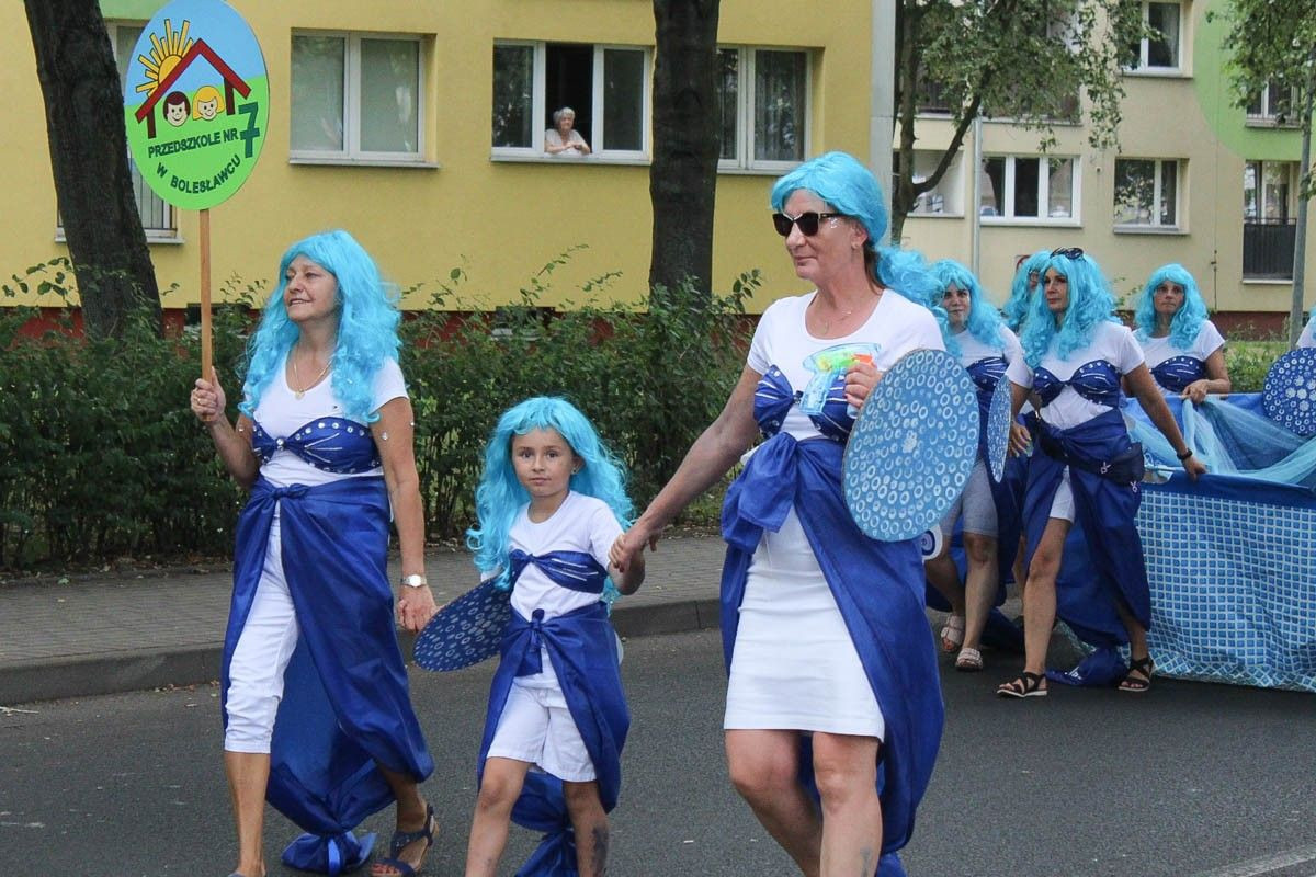 Zobacz paradę ceramiczną, która przeszła ulicami Bolesławca