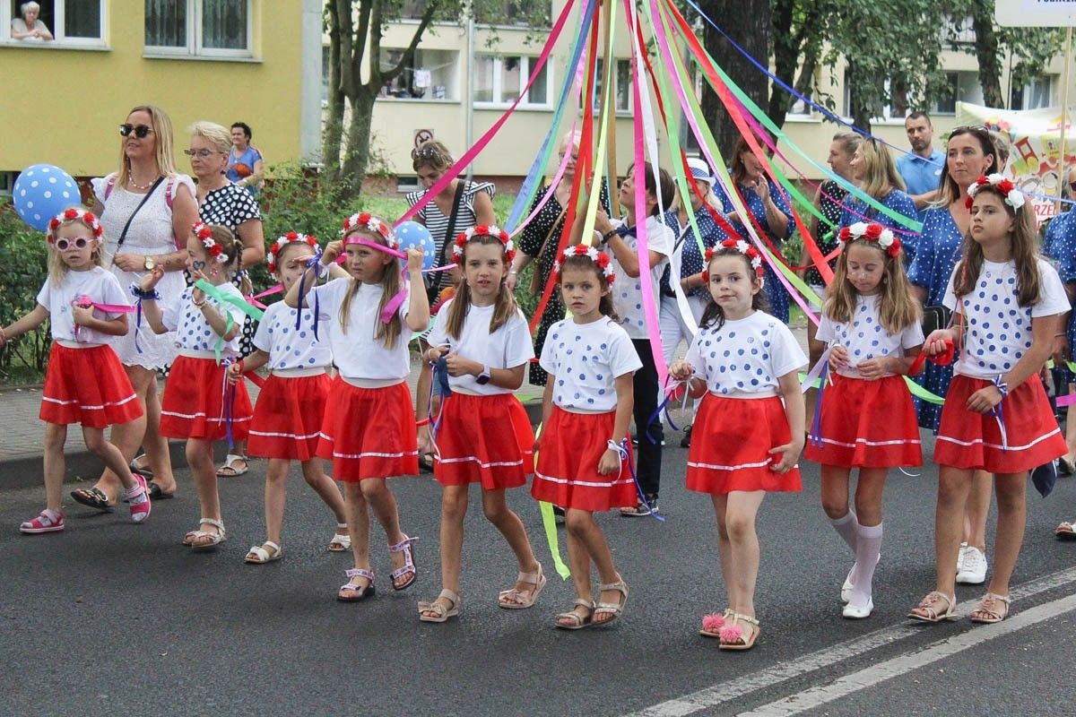 Zobacz paradę ceramiczną, która przeszła ulicami Bolesławca