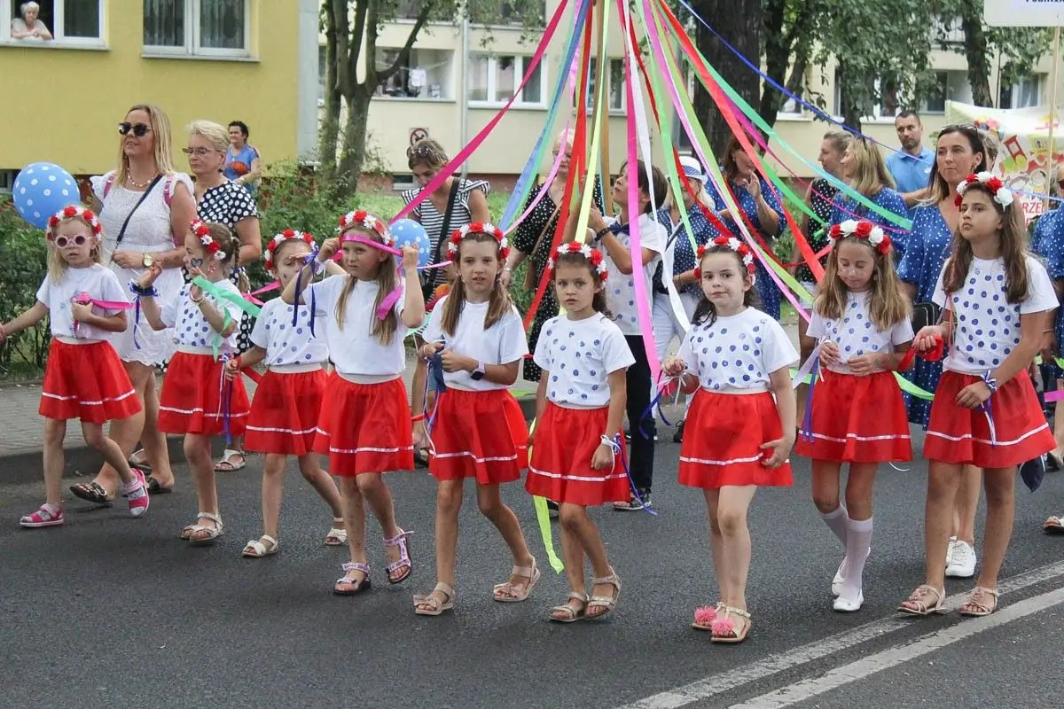 Zobacz paradę ceramiczną, która przeszła ulicami Bolesławca