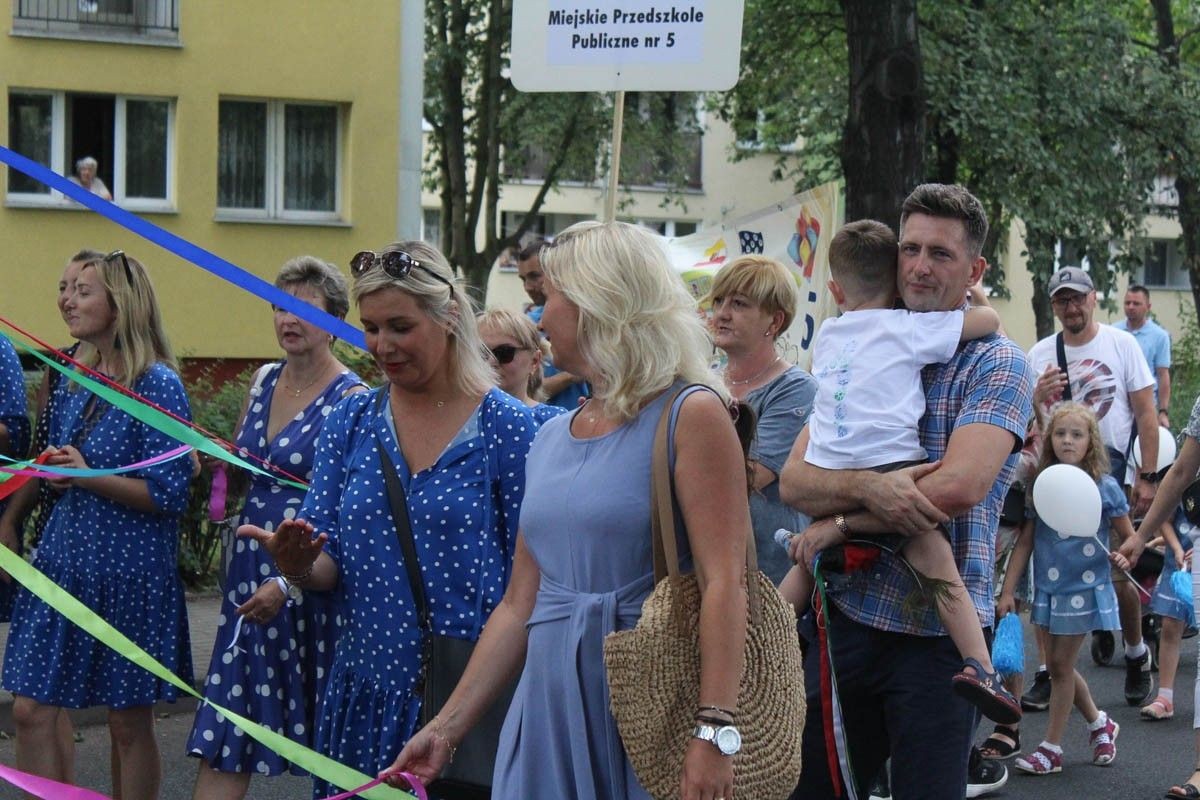 Zobacz paradę ceramiczną, która przeszła ulicami Bolesławca