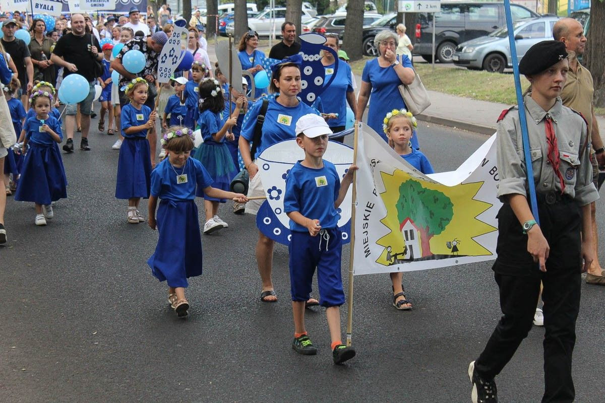 Zobacz paradę ceramiczną, która przeszła ulicami Bolesławca