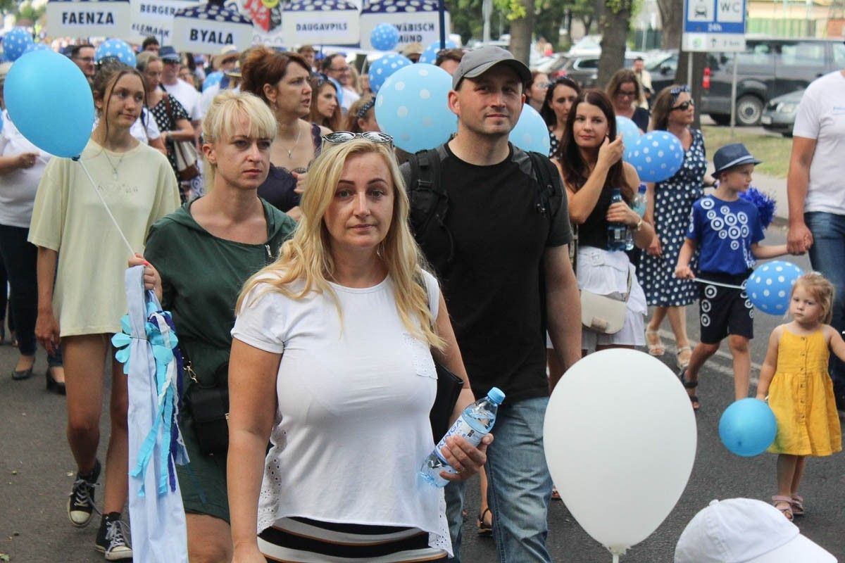 Zobacz paradę ceramiczną, która przeszła ulicami Bolesławca