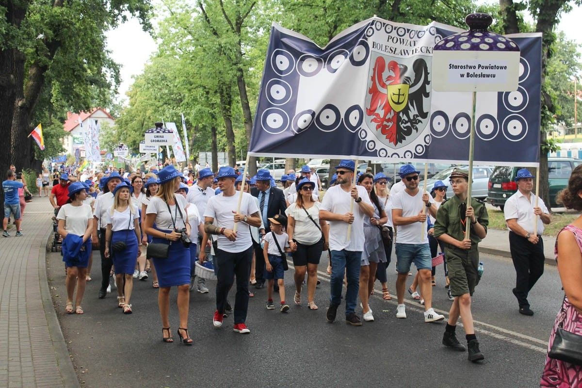 Zobacz paradę ceramiczną, która przeszła ulicami Bolesławca