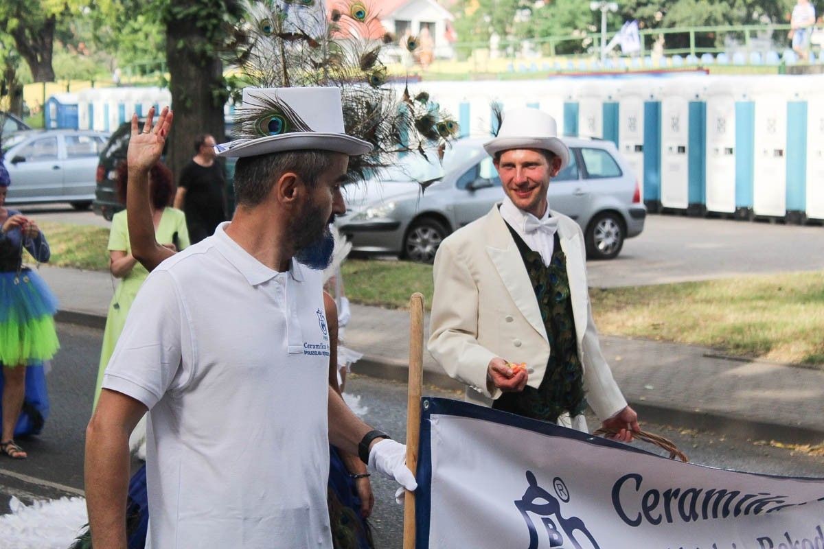 Zobacz paradę ceramiczną, która przeszła ulicami Bolesławca