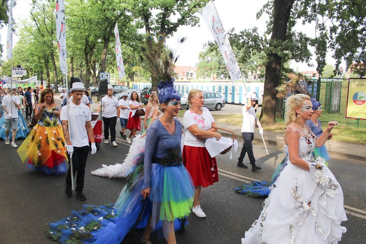 Zobacz paradę ceramiczną, która przeszła ulicami Bolesławca