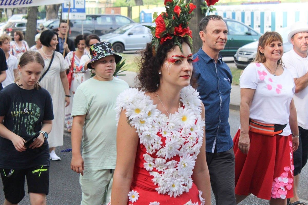 Zobacz paradę ceramiczną, która przeszła ulicami Bolesławca