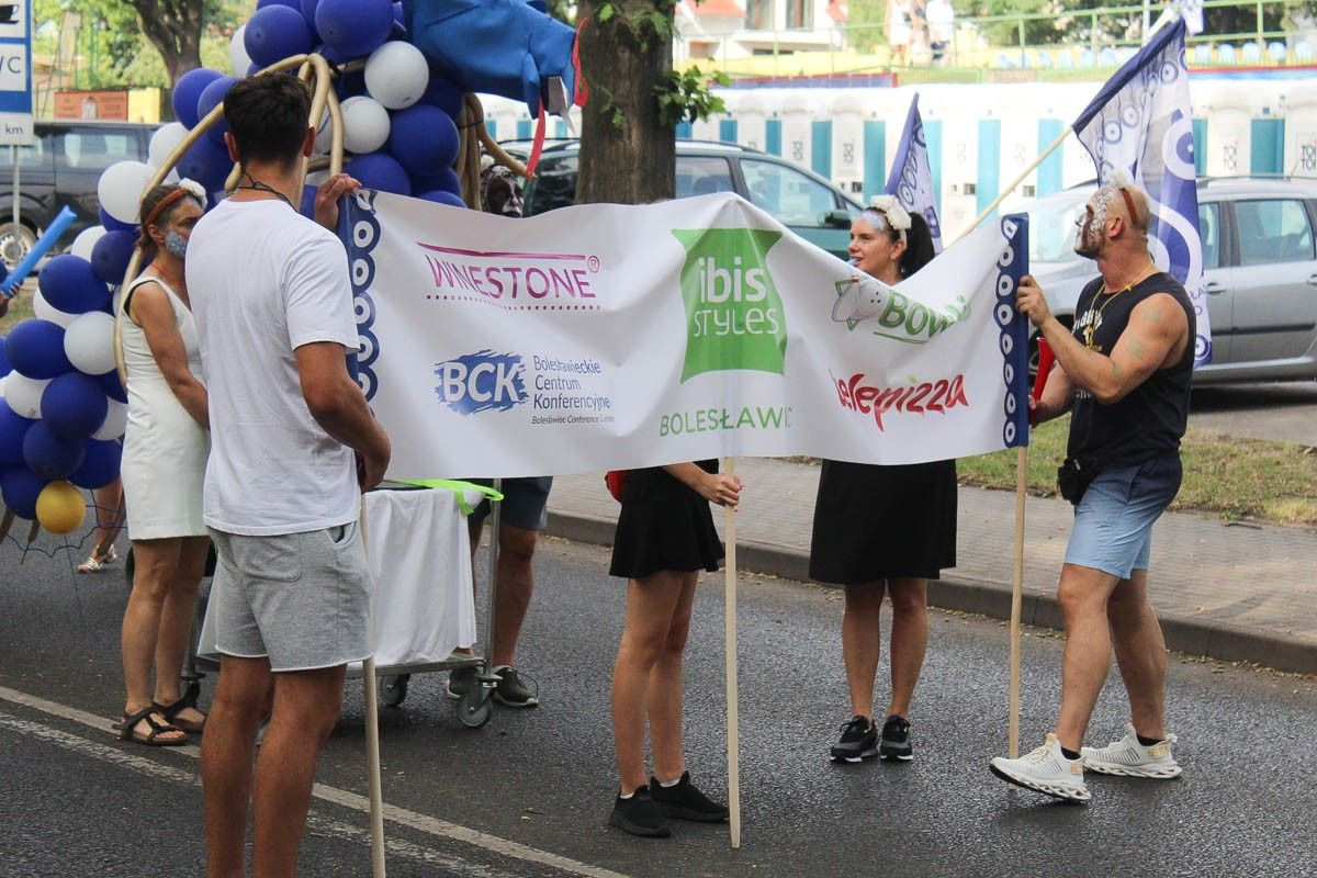 Zobacz paradę ceramiczną, która przeszła ulicami Bolesławca