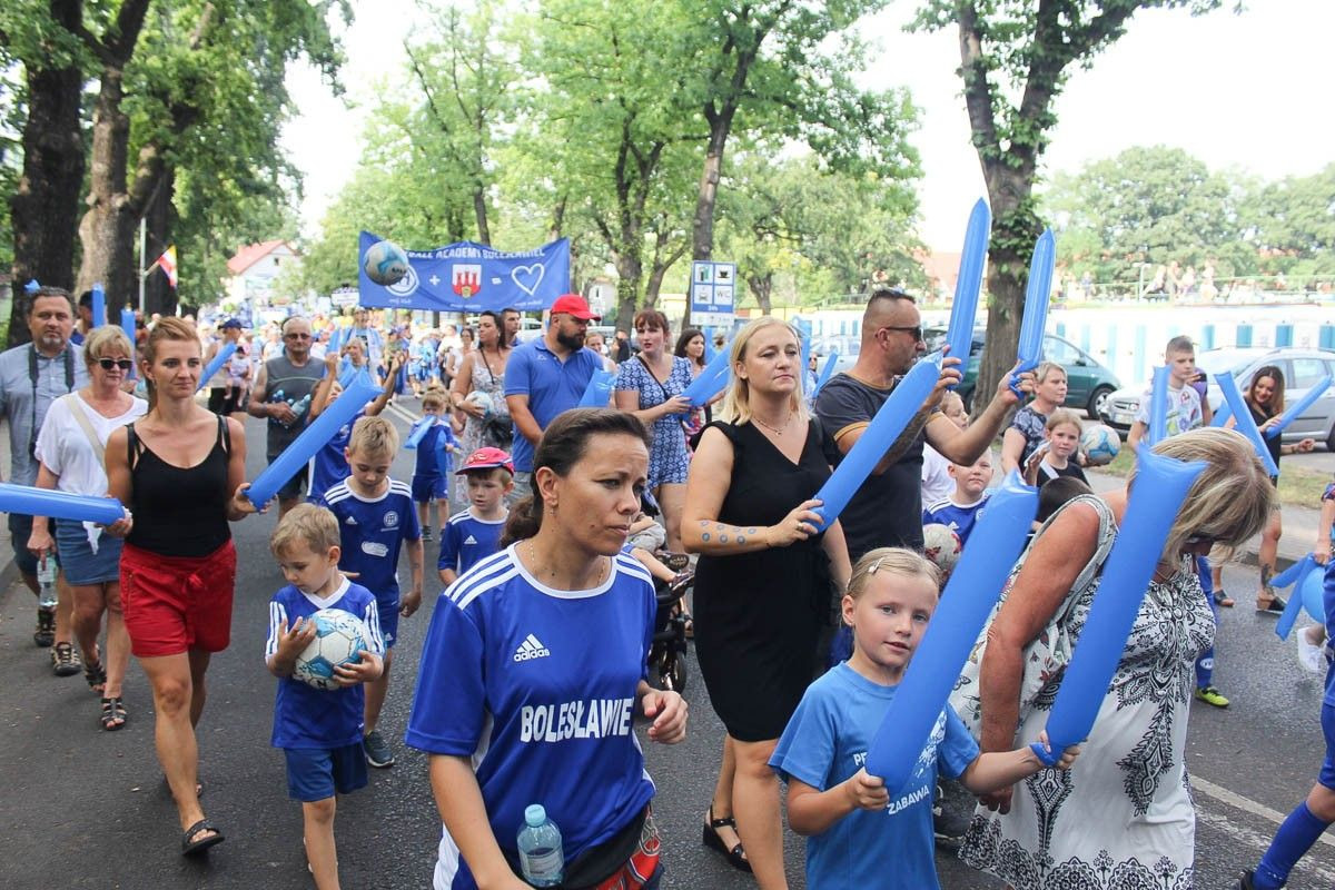 Zobacz paradę ceramiczną, która przeszła ulicami Bolesławca