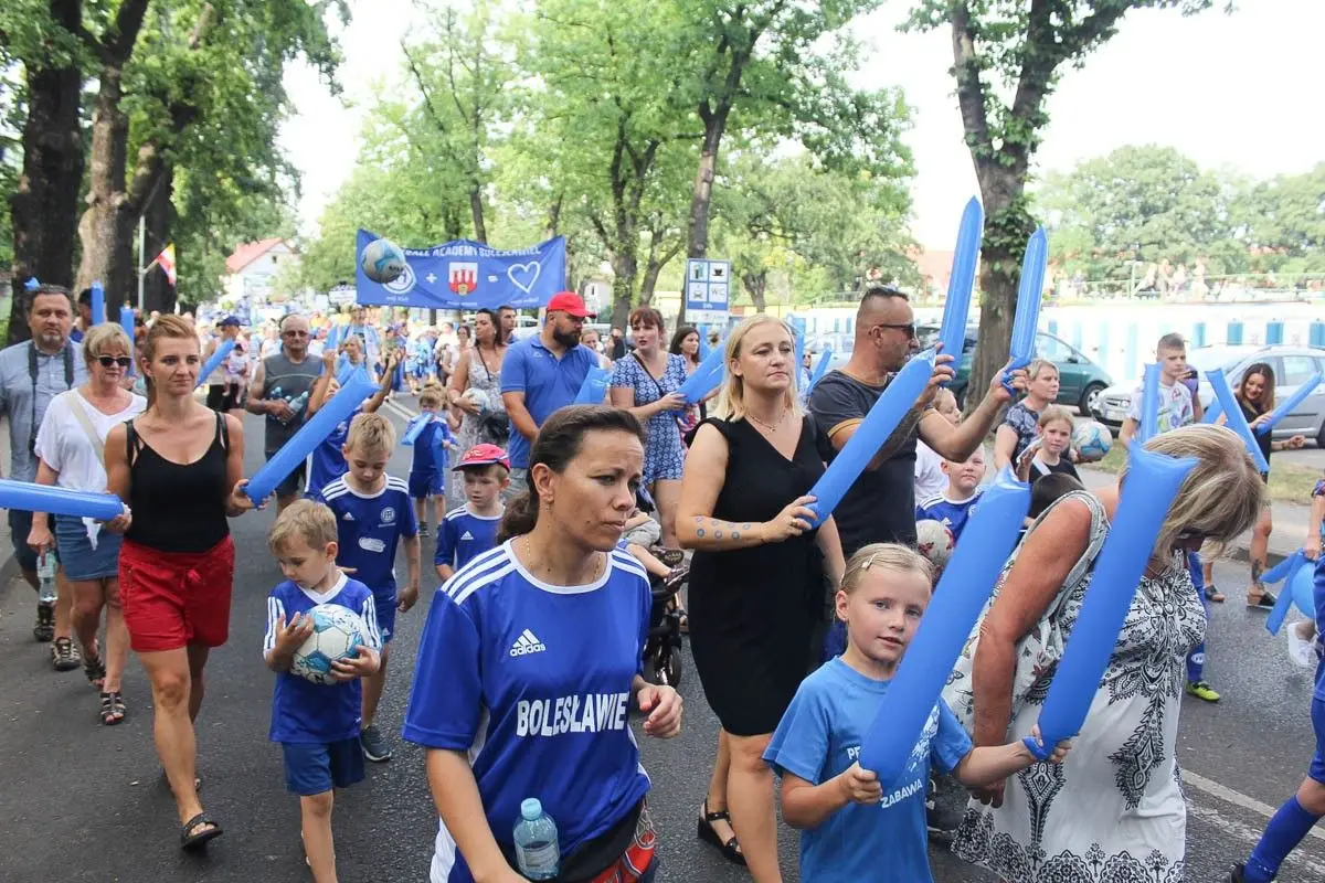 Zobacz paradę ceramiczną, która przeszła ulicami Bolesławca