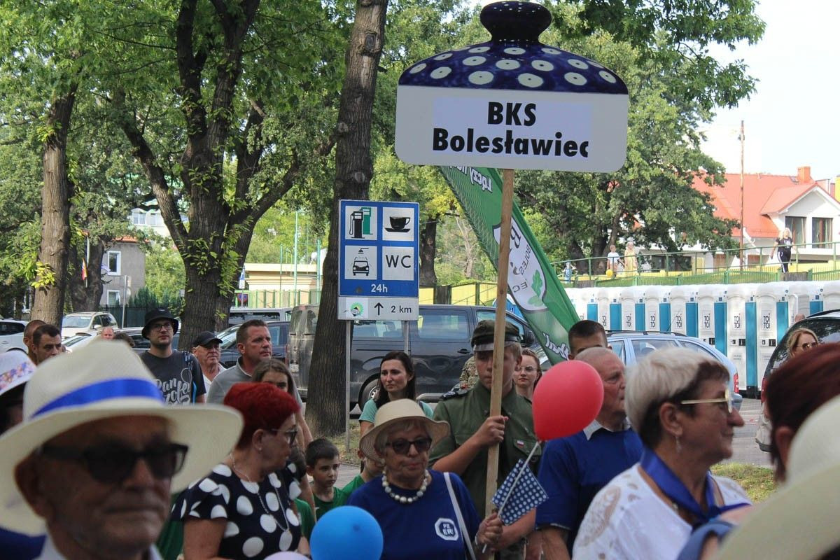 Zobacz paradę ceramiczną, która przeszła ulicami Bolesławca