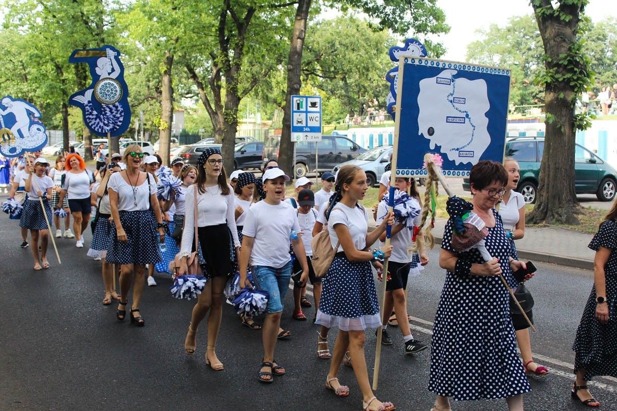 Zobacz paradę ceramiczną, która przeszła ulicami Bolesławca