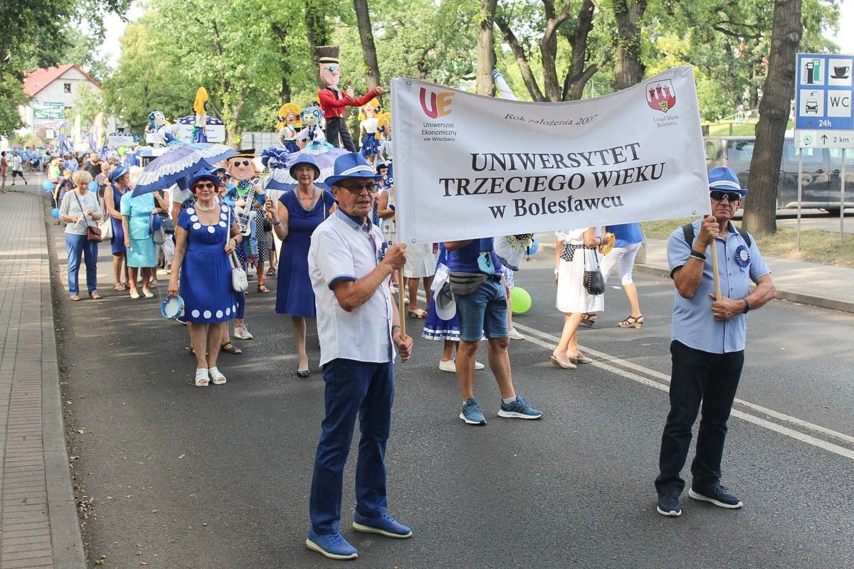 Zobacz paradę ceramiczną, która przeszła ulicami Bolesławca