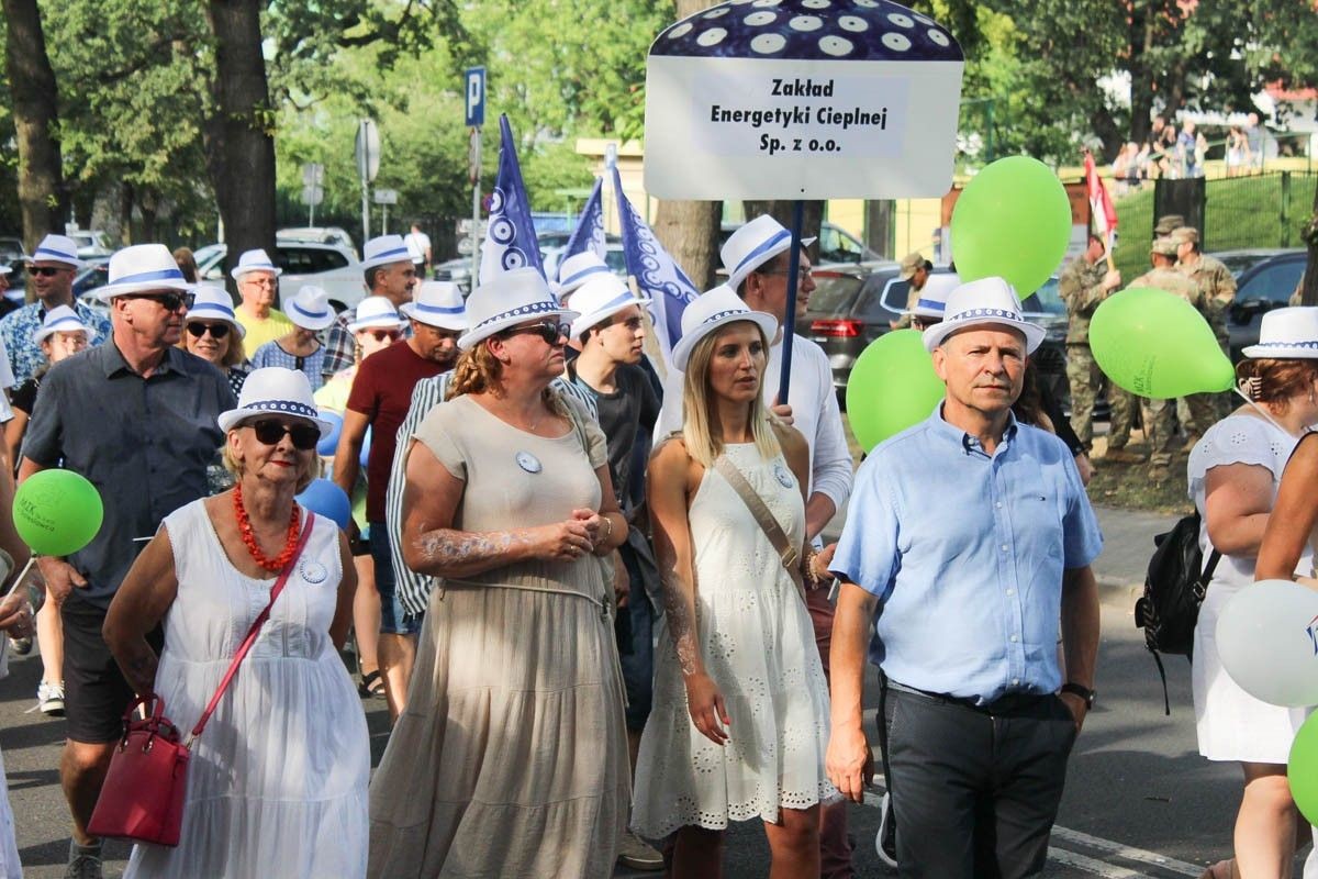 Zobacz paradę ceramiczną, która przeszła ulicami Bolesławca