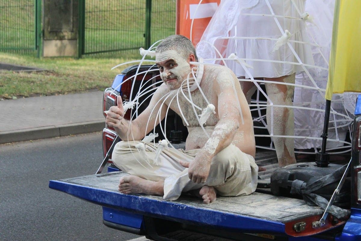 Zobacz paradę ceramiczną, która przeszła ulicami Bolesławca