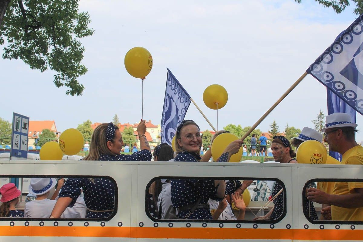 Zobacz paradę ceramiczną, która przeszła ulicami Bolesławca