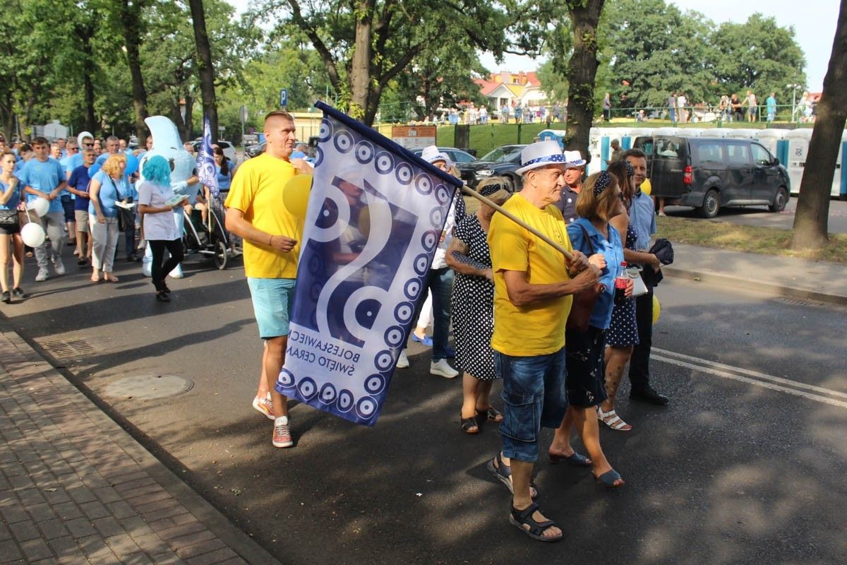 Zobacz paradę ceramiczną, która przeszła ulicami Bolesławca