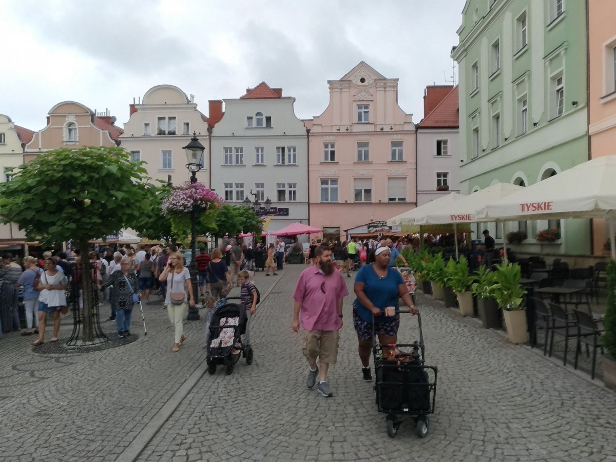 Święto ceramiki: kilka ujęć centrum Bolesławca z soboty