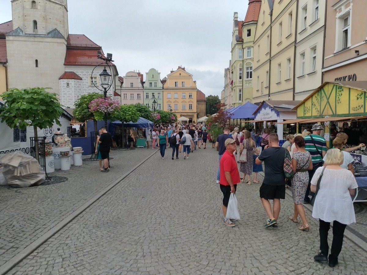 Święto ceramiki: kilka ujęć centrum Bolesławca z soboty