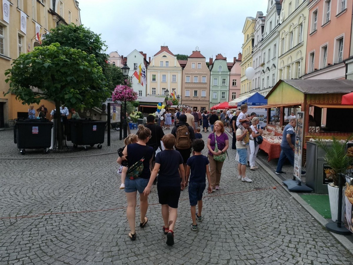Święto ceramiki: kilka ujęć centrum Bolesławca z soboty