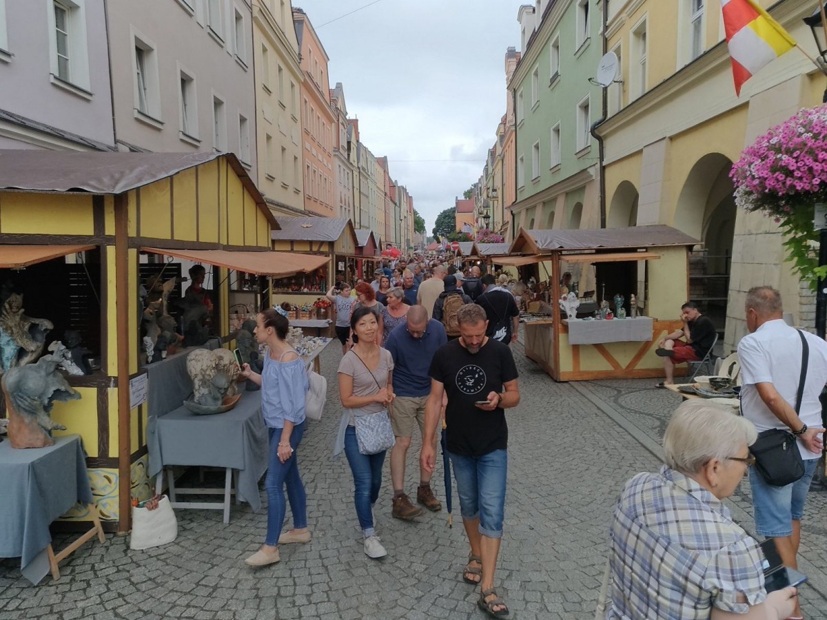Święto ceramiki: kilka ujęć centrum Bolesławca z soboty